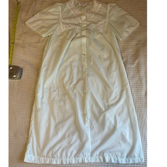 VTG Vanity Fair Light Mint Floral Embroidered W/ Lace Trim Nightgown Mumu Small - Picture 9 of 9